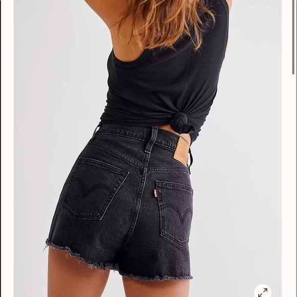 LEVI'S Black Ribcage Wide Leg High Rise Cutoff Jean Shorts Distressed size 30 - Picture 1 of 11